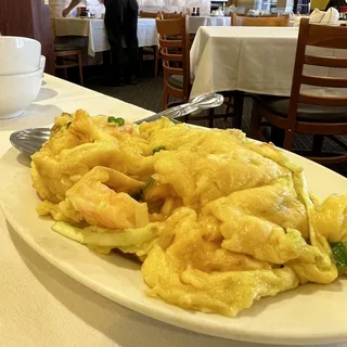 33. Shrimp with Scramble Egg Luncheon Special