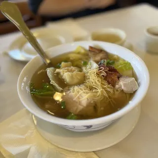 Wontons with Noodles in Soup /
