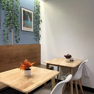 The nice tables to hang with friends and family