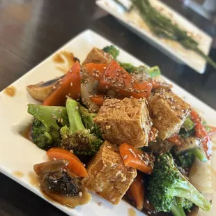 Tofu teriyaki no rice- good. Portion seemed small but was filling. Tofu could be cooked longer to be more crispy.