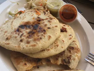 Samantha's Pupusas