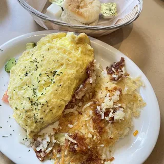 Avocado, Tomato, Onions, and Cheddar Jack Omelette
