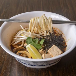 Tom yum udon