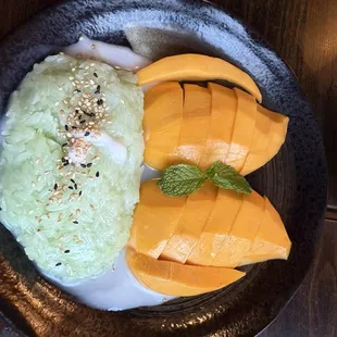 Mango with Sweet Coconut Rice