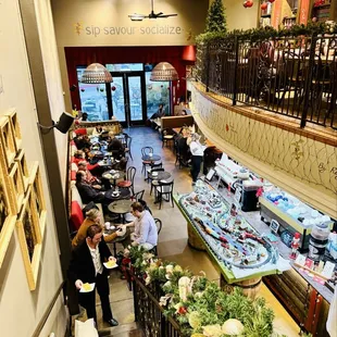 sushi and sashimi, interior