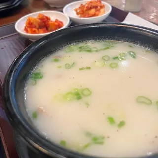 Brisket Soup, Ox-Bone Base (Seolong Tang)