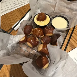Pretzel bites