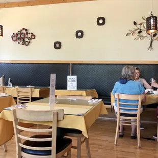 ramen and noodles, interior