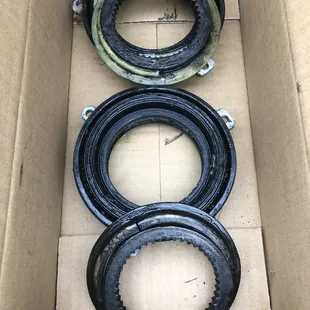 Another pic of broken differential parts