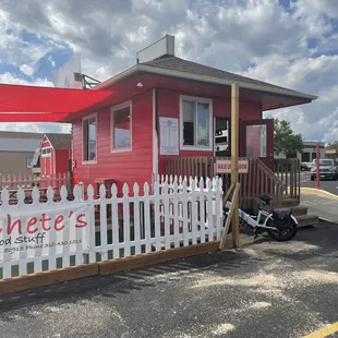 Walk up order and outdoor seating