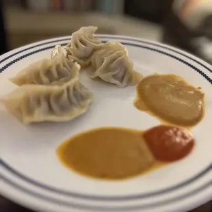 CHICKEN MOMO