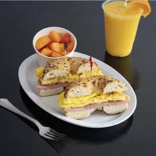 Breakfast bagel and mango smoothie