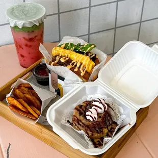 Hotpot Sammich, Cinnamon Roll, Strawberry Dlite