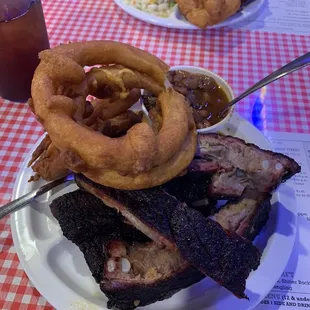 Ribs, pinto beans, onion rings.