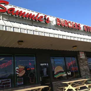the front of sammie's burger office