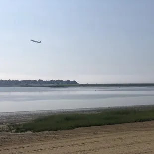 Do take out and drive less than 3 minutes to enjoy the views at Constitution Beach