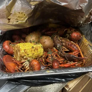 3 lb. Crawfish with 4 pieces of potato and 2 pieces of corn