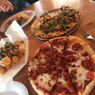 Lunch specials: build your own and El Presidente w/ tot-chos