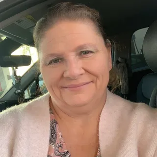 Dina W.