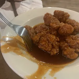 These are wings with a side of soup. We did not order the soup. The wings tasted goodly.