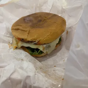 Regular burger with habanero cheese (loaded)