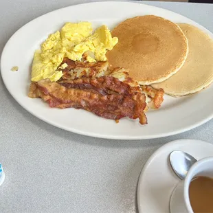 Sammy&apos;s Slam breakfast- again the plate should&apos;ve been wiped clean