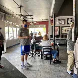 Dining/waiting room