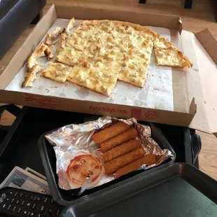 Chicken Alfredo Pizza