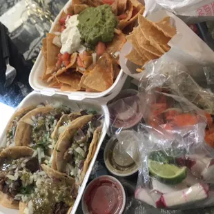 Tacos &amp; nachos