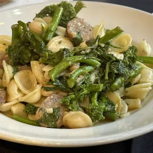 Orecchiette con broccoli Rabe: nice garlic flavor and love the good amount of veggies!