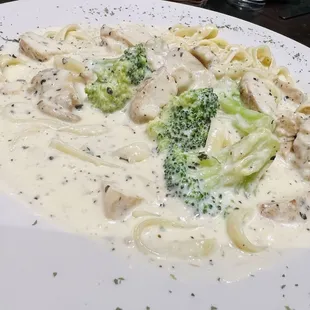 Chicken n broccoli fettuccine Alfredo