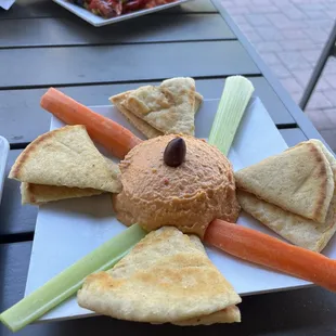 Hummus plate