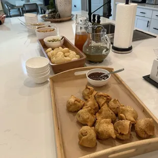 Samosas &amp; Gol Gappe