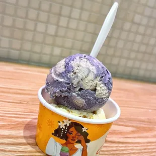 Ube latte on top and Keso guava cheesecake on bottom. Sooo amazing.