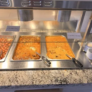 Chicken Korma and chicken curry in buffet options