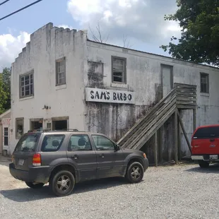 ows the outside of the building