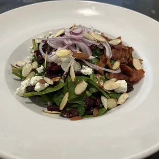 Baby spinach and goat cheese salad