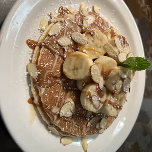 Loaded bananas pancakes with dulce de leche