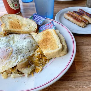 a plate of breakfast food