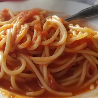 Spaghetti with Tomato Sauce or Butter