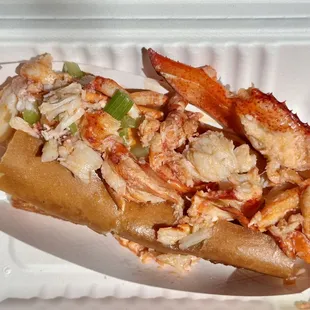 Shorty lobster roll