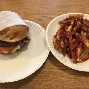 Best burger place in my opinion and I have been to many burger places. A must place to go for burger and their season fries.