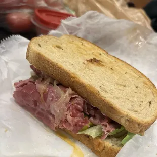 Hot roast beef sandwich on rye