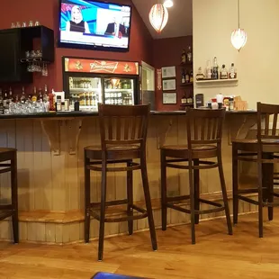 8 Bar stools small area clean and nice