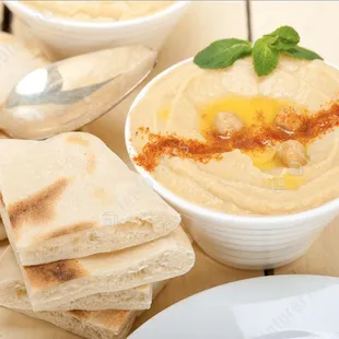 Hummus with Pita Bread