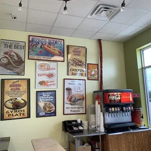 Fountain drink options and art/decorations