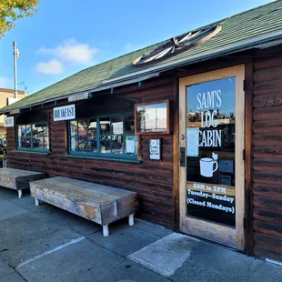 Sam&apos;s Log Cabin for breakfast on 9/17/22