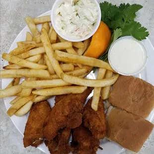food, chicken wings and fried chicken
