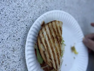 Le Croissant Park Cafe