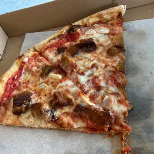 Eggplant and garlic pizza